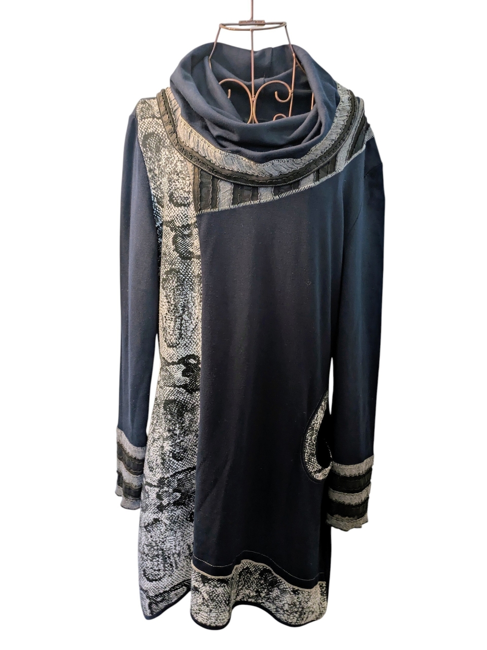 Paolo Tricot Italy Langenlook  Navy Blue Cowlneck Tunic Sweater
